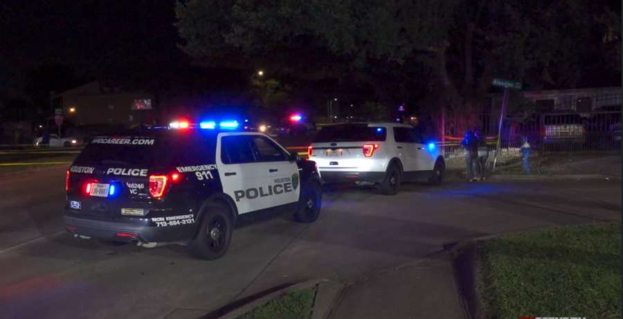 10.4.21_ACCIDENTNTEWS_Pedestrian Fatally Injured by Pickup Truck in Southeast Houston_Photo1