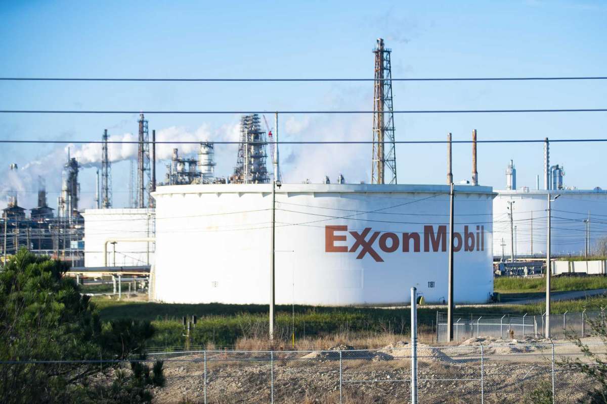 4 injured exxonmobil fire explosion baytown