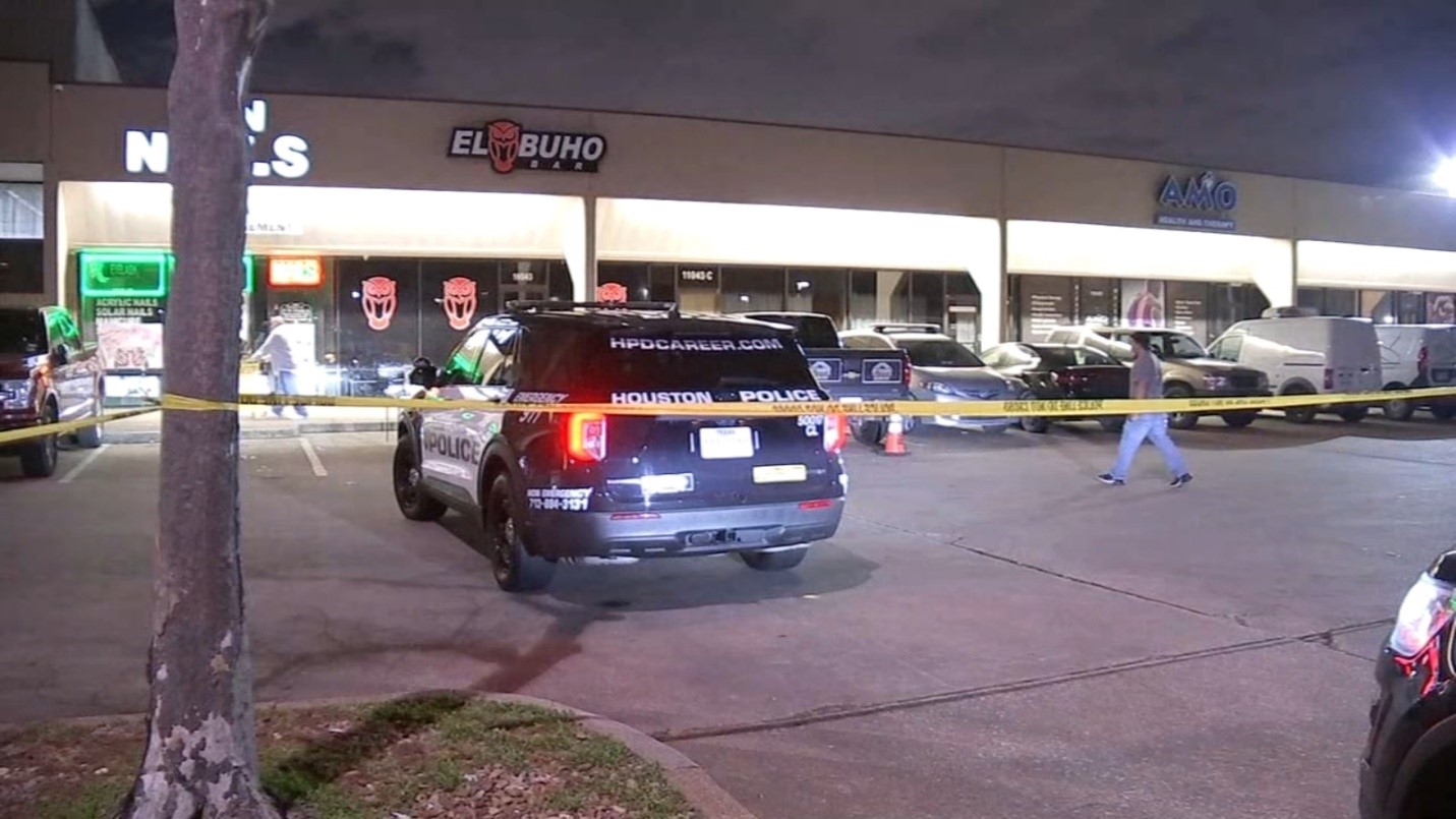 Man Dead, Woman Injured in Hit-and-Run at El Buho Bar in Southeast Houston