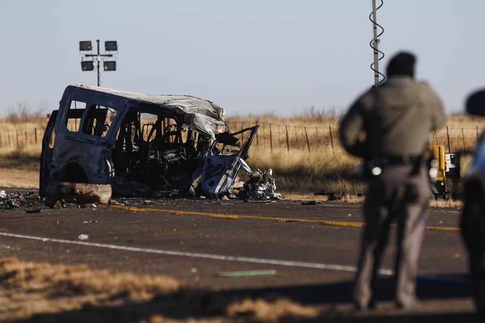 3.17.22_ACCIDENTNEWS_Crash Kills Nine in Andrews, Texas_Photo