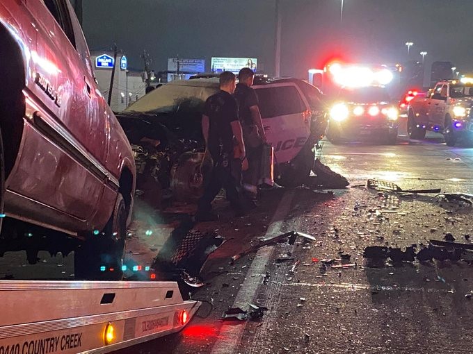 5.2.22_ACCIDENTNEWS_Two HPD Officers Hurt in Crash Caused by Drunk Driver_Photo