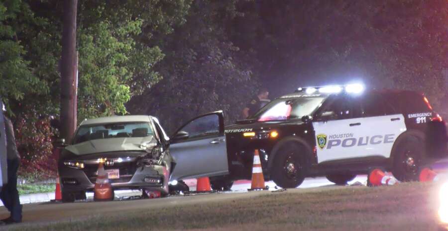 5.31.22_ACCIDENTNEWS_Two Officers Injured in Crash with Drunk Driver_Photo
