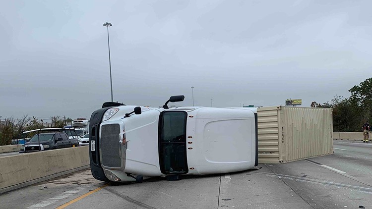 12.5.22_ACCIDENTNEWS_Overturned 18-Wheeler Crash at Wayside_Photo