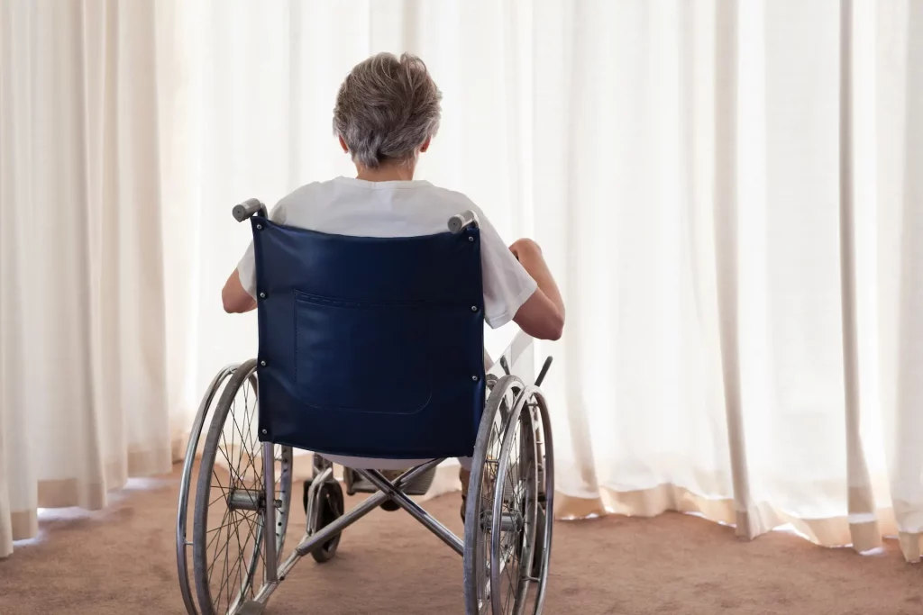 woman with amputated leg on wheelchair